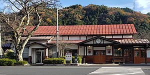 若桜駅の駅舎外観の写真
