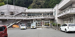 若桜町公民館の建物外観の写真