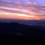 氷ノ山から見える日の出の様子の写真